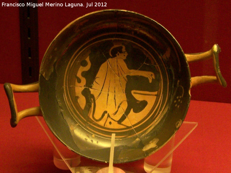 Castellones de Ceal - Castellones de Ceal. Kylix griego siglo IV a.C. Museo Arqueolgico de beda