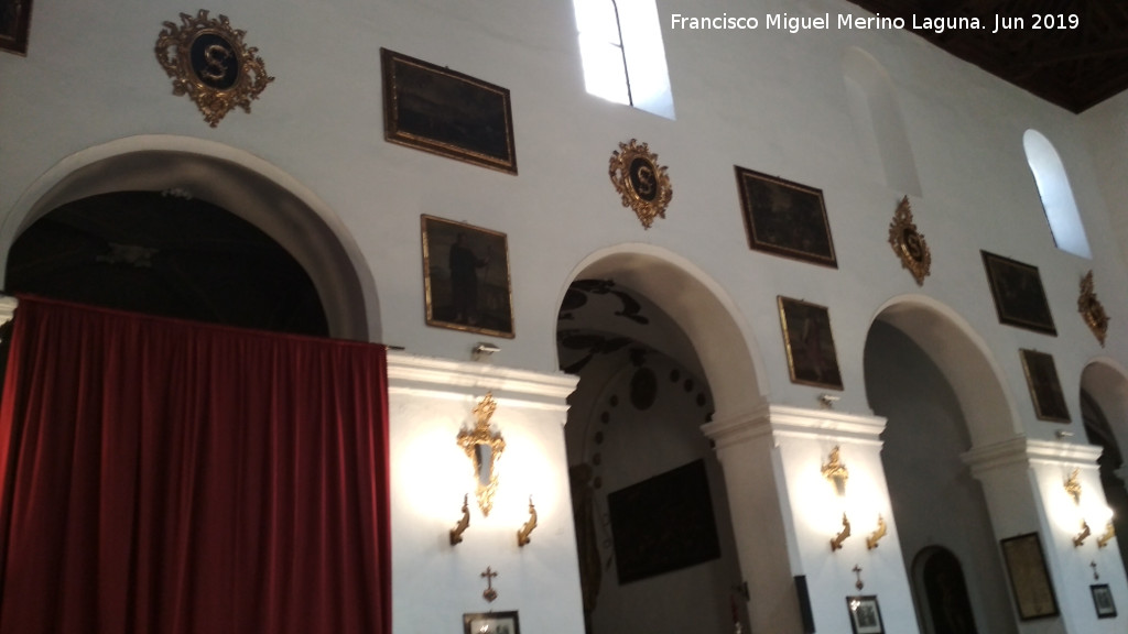 Iglesia de San Pedro y San Pablo. Interior - Iglesia de San Pedro y San Pablo. Interior. Capillas del Evangelio