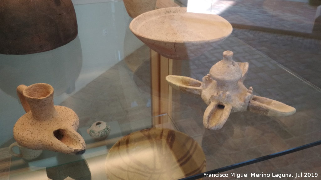 Museo de Santa Clara - Museo de Santa Clara. Candiles musulmanes