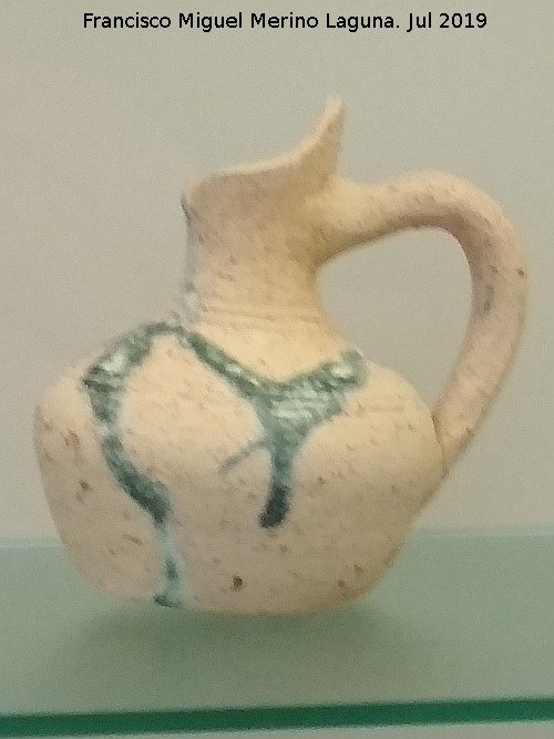 Calle Fuensanta - Calle Fuensanta. Jarra siglos XI-XII. Museo de Santa Clara
