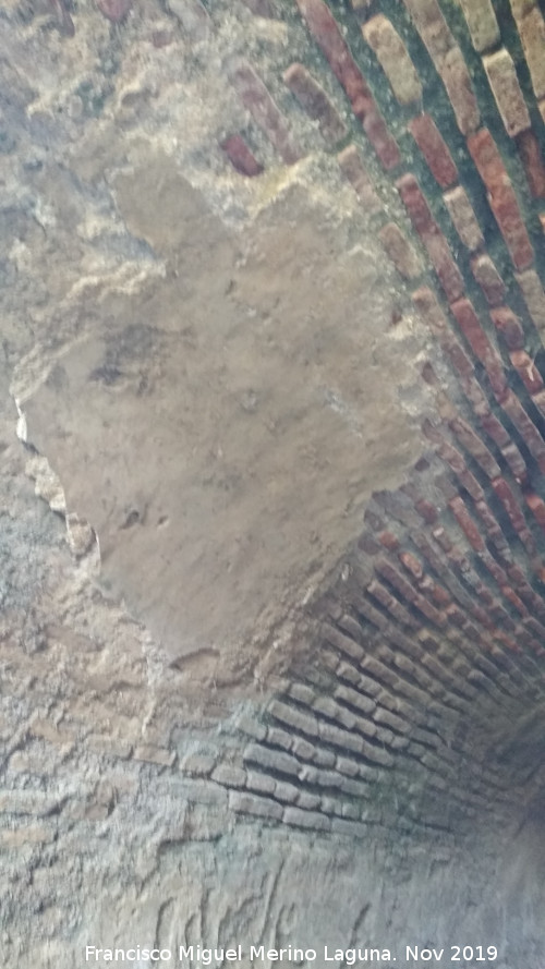 Aljibe de San Torcuato - Aljibe de San Torcuato. Restos del enlucido interno