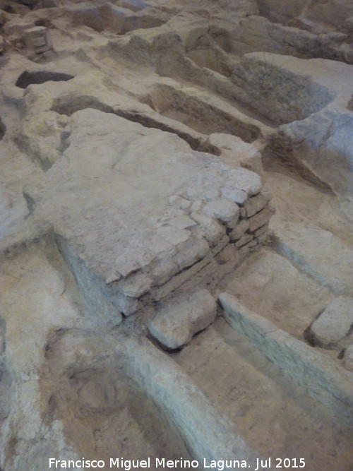 La Mota. Iglesia Mayor Abacial. Excavaci�n arqueol�gica - La Mota. Iglesia Mayor Abacial. Excavaci�n arqueol�gica. Adobes