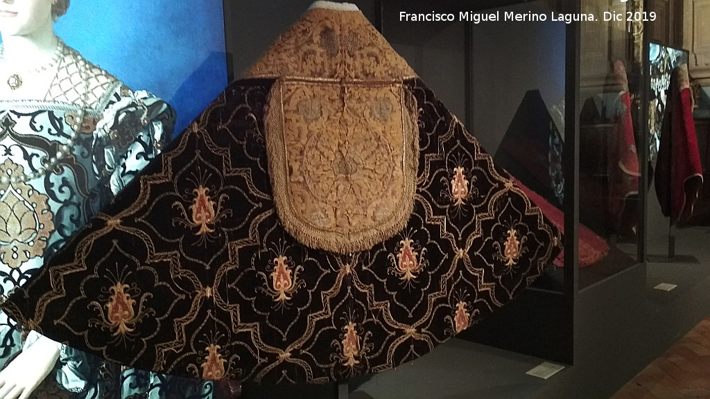 Catedral de la Asunci�n de la Virgen - Catedral de la Asunci�n de la Virgen. Capa pluvial siglo XVI. Exposici�n Catedral de Ja�n