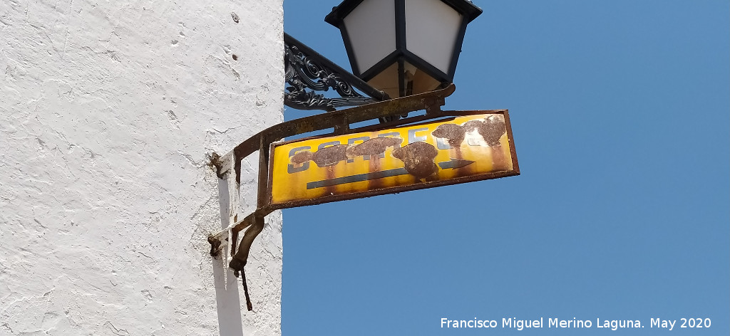 Poblado de Casas de Cofrad�as y Pe�as - Poblado de Casas de Cofrad�as y Pe�as. Antiguo cartel de correos