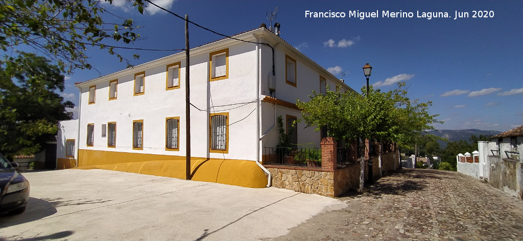 Calle Cuartel - Calle Cuartel. Casas modernas tambi�n con su jard�n delantero