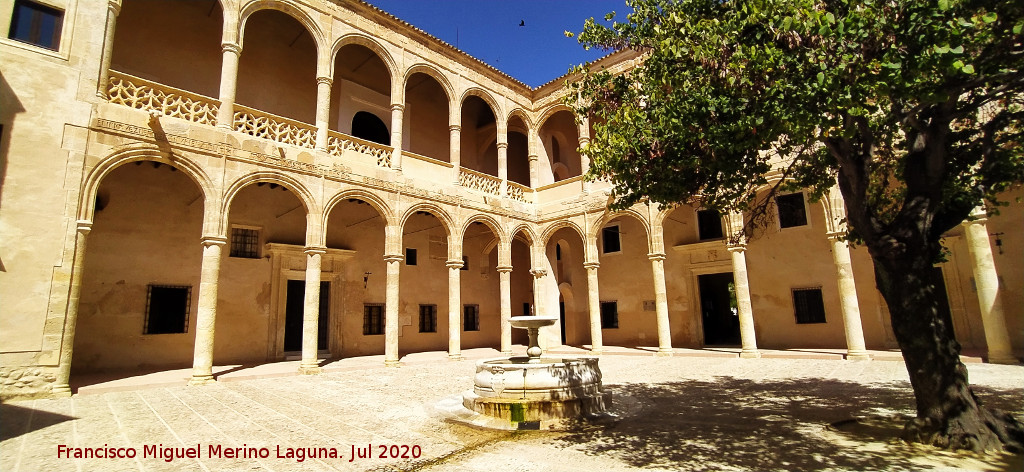 Castillo Palacio de los Ribera - Castillo Palacio de los Ribera. Patio