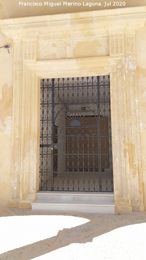 Castillo Palacio de los Ribera - Castillo Palacio de los Ribera. Puerta en el patio