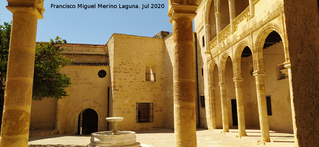 Castillo Palacio de los Ribera - Castillo Palacio de los Ribera. Patio