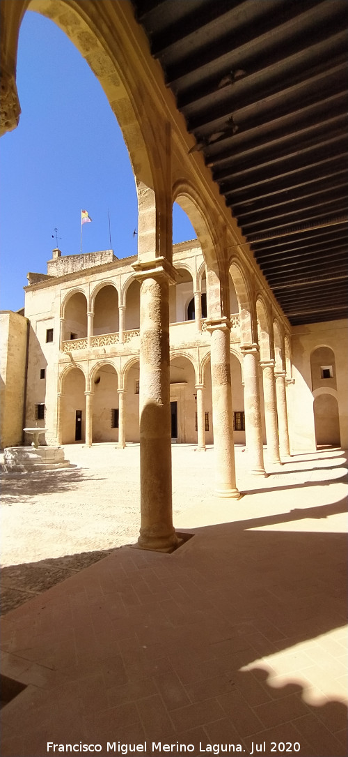 Castillo Palacio de los Ribera - Castillo Palacio de los Ribera. Patio