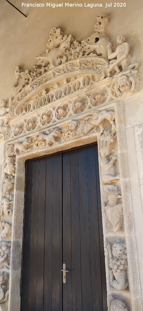 Castillo Palacio de los Ribera - Castillo Palacio de los Ribera. Puerta del Bestiario