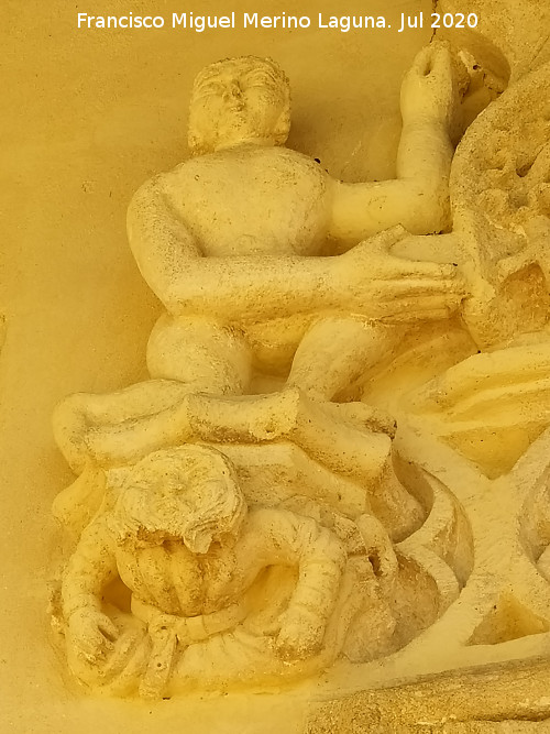 Castillo Palacio de los Ribera - Castillo Palacio de los Ribera. Tenante izquierdo