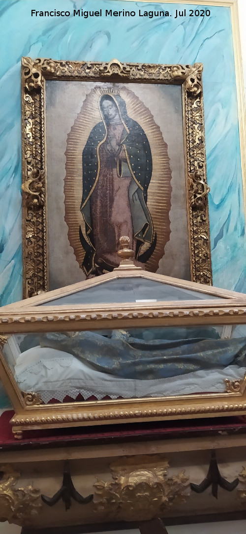 Iglesia de Santo Domingo de Guzm�n - Iglesia de Santo Domingo de Guzm�n. Virgen de Guadalupe y Cristo Yaciente