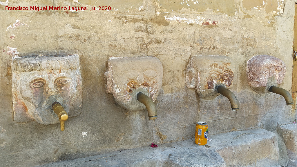 Fuente Plaza de Espa�a - Fuente Plaza de Espa�a. Ca�os con sus caras