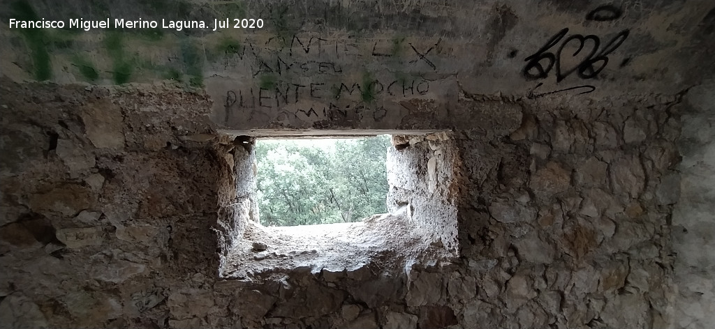 Refugio de la Magdalena - Refugio de la Magdalena. Ventana izquierda
