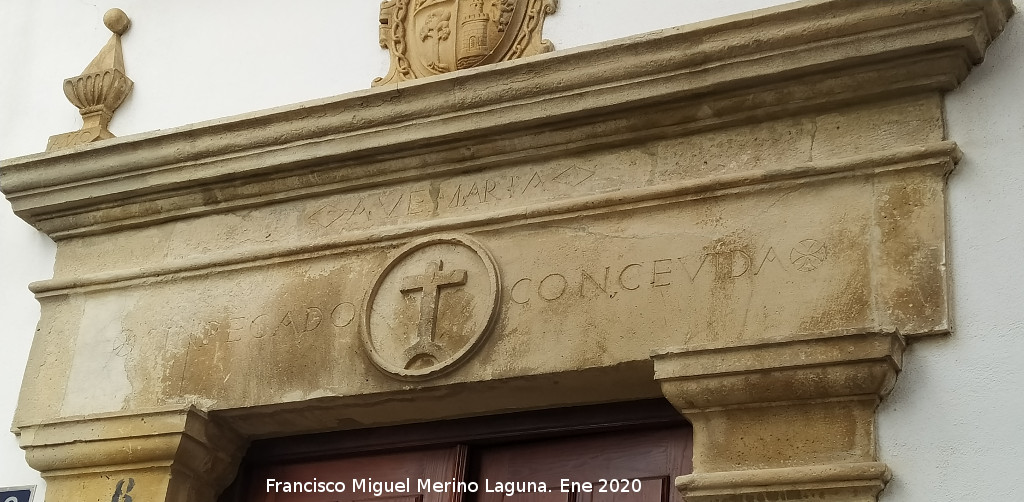 Dintel - Dintel. Calle Teniente Ochando - Arjona