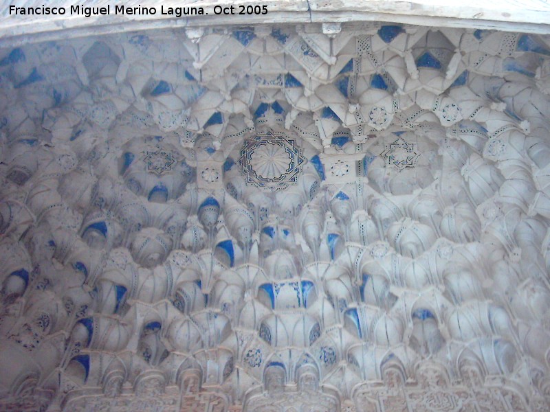 Alhambra. Patio de los Arrayanes - Alhambra. Patio de los Arrayanes. Bveda con policroma azul