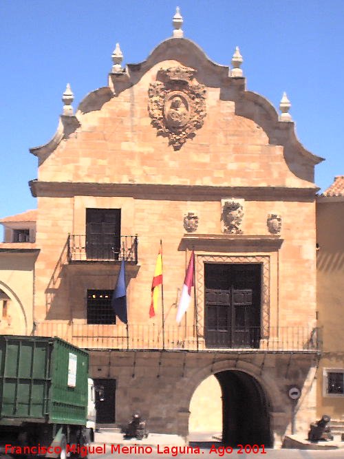 Ayuntamiento de Chinchilla de Montearagn - Ayuntamiento de Chinchilla de Montearagn. Fachada del siglo XVIII