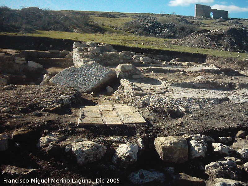 Yacimiento arqueol�gico Ronda la Vieja - Yacimiento arqueol�gico Ronda la Vieja. Soler�a