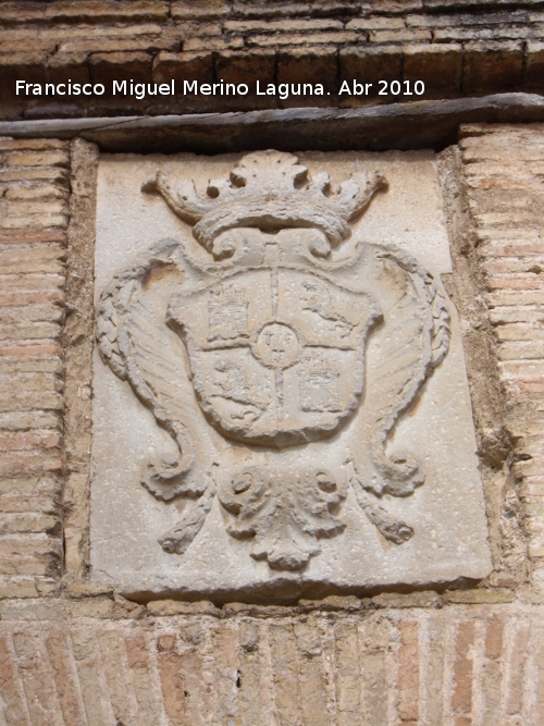 Arco de Capuchinos - Arco de Capuchinos. Escudo izquierdo