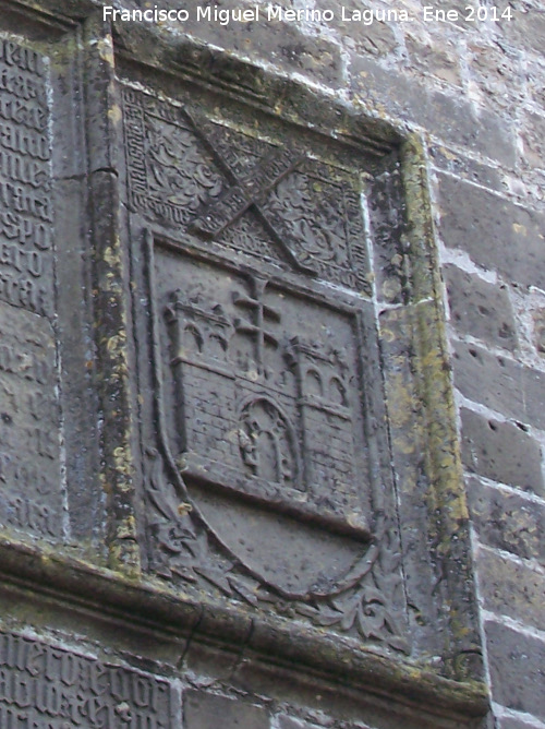 Baeza - Baeza. Escudo antiguo en la Catedral