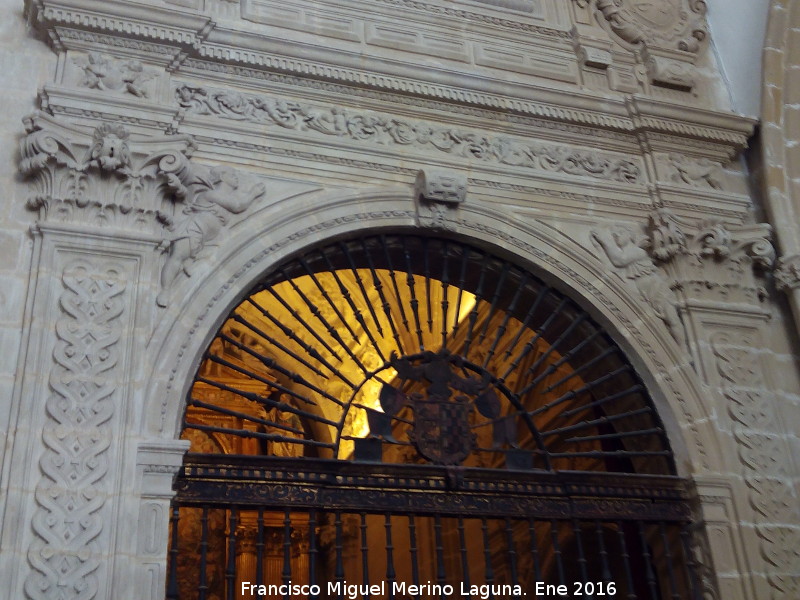 Catedral de Baeza. Capilla Dorada - Catedral de Baeza. Capilla Dorada. Arco y reja
