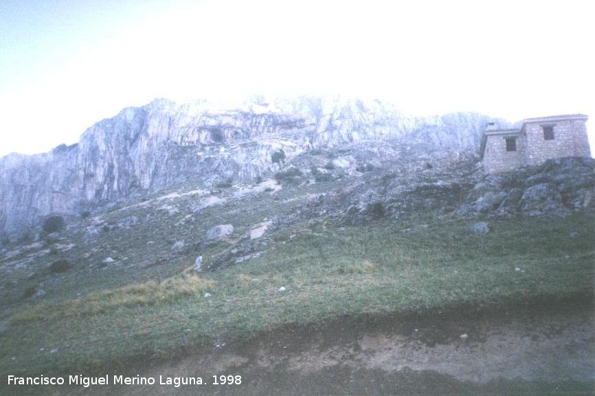 La Mella - La Mella. Refugio de montaa