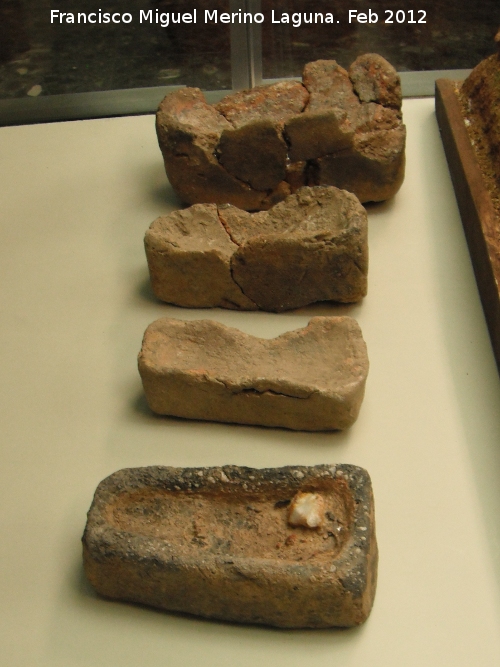Pealosa - Pealosa. Moldes de lingotes. Museo Arqueolgico Provincial de Jan