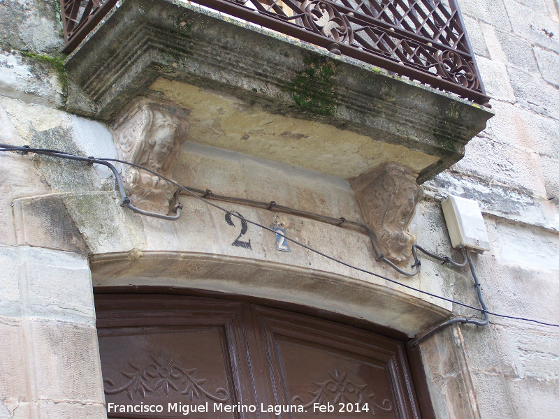 Casa de la Calle Sagunto n 2 - Casa de la Calle Sagunto n 2. Arco rebajado y mnsulas