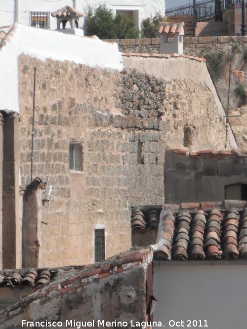 Casa de la Calle Acceso al Castillo n 9 - Casa de la Calle Acceso al Castillo n 9. Lateral trasero de piedra