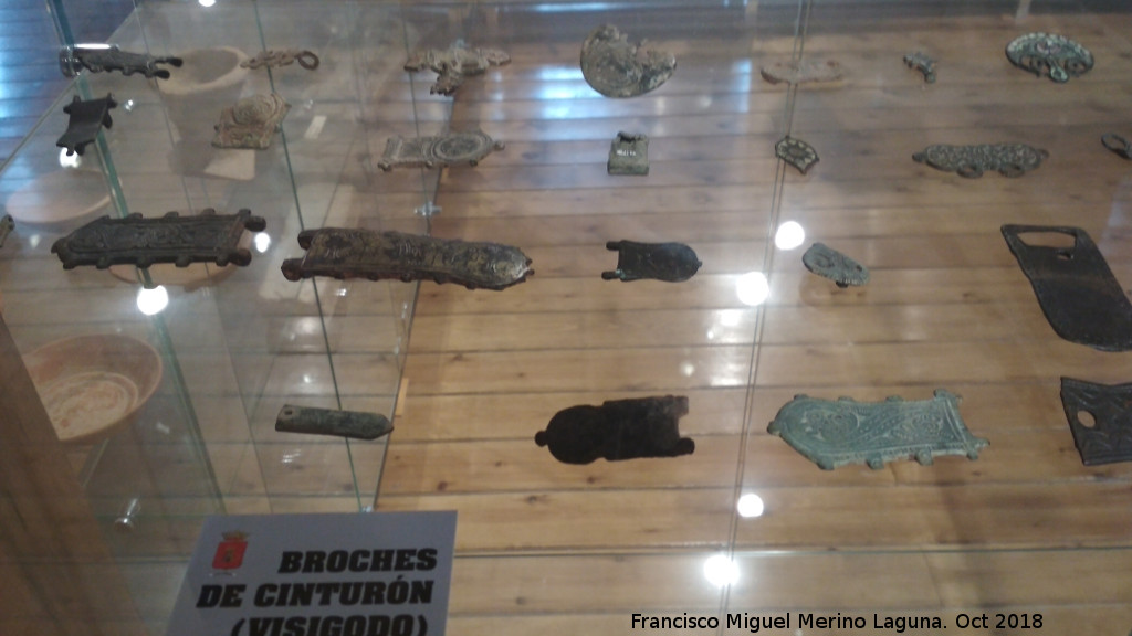Historia de Castellar - Historia de Castellar. Broches visigodos. Museo de la Colegiata