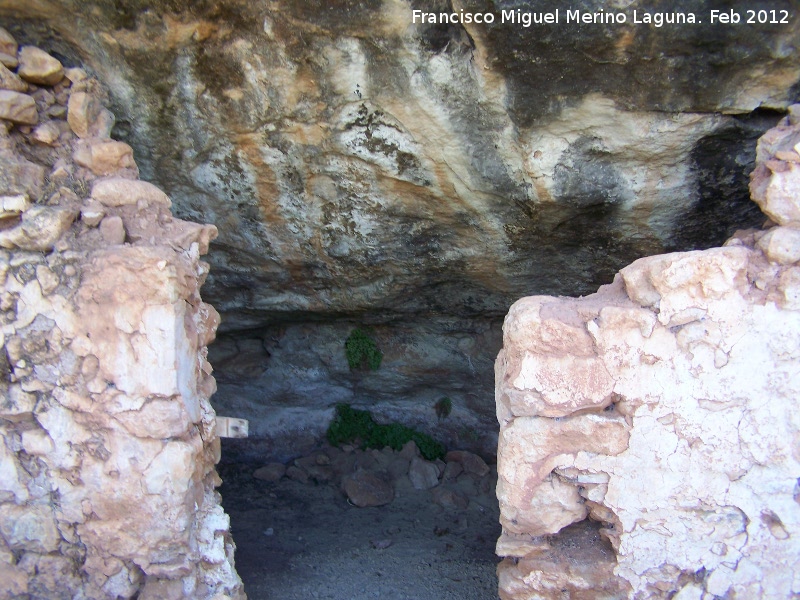 Santuario ibrico de la Cueva de la Lobera - Santuario ibrico de la Cueva de la Lobera. Primera cueva reaprovechada en tiempos modernos como cortijo