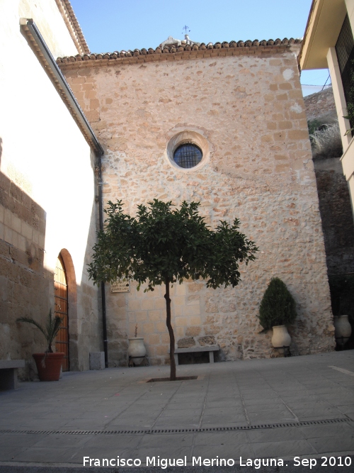 Iglesia de San Pedro Apstol - Iglesia de San Pedro Apstol. Lateral derecho