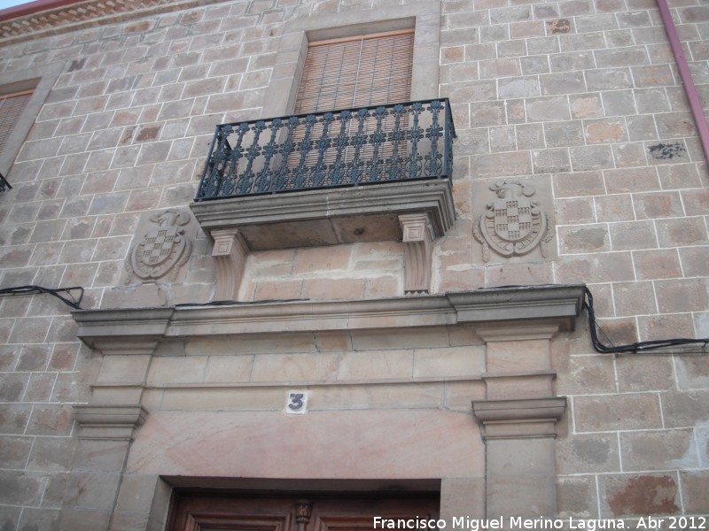 Casa de la Calle La Rosa n 3 - Casa de la Calle La Rosa n 3. Escudos