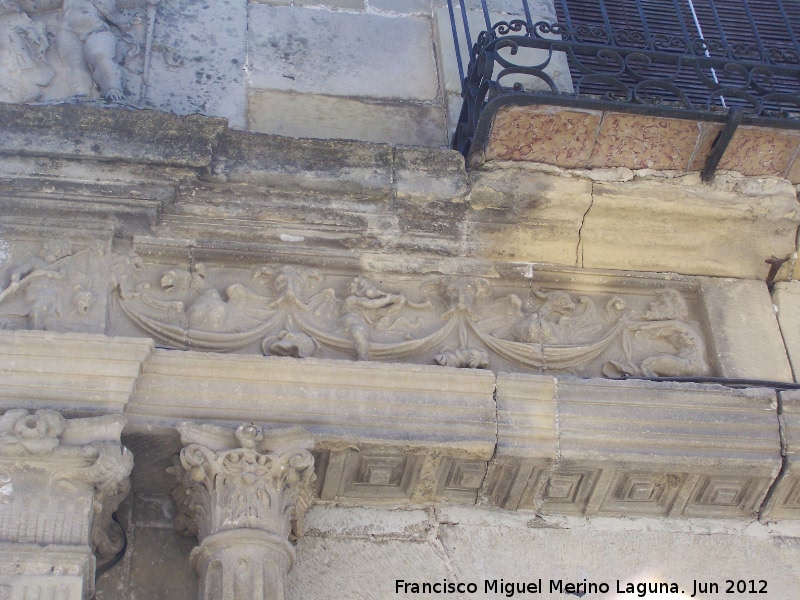 Palacio de las Columnas - Palacio de las Columnas. Friso izquierdo