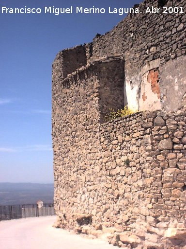 Murallas de Iznatoraf - Murallas de Iznatoraf. Paseo del Solano