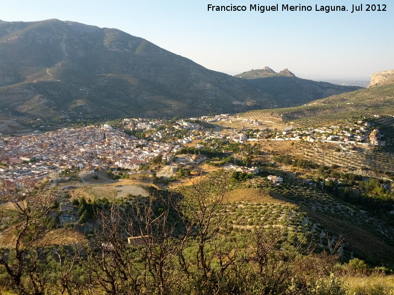 Bancales del Cerrajn - Bancales del Cerrajn. Los Villares desde su cumbre