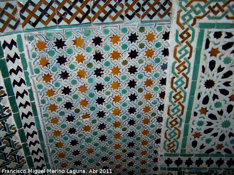 Arco de San Lorenzo - Arco de San Lorenzo. Azulejos mudjares