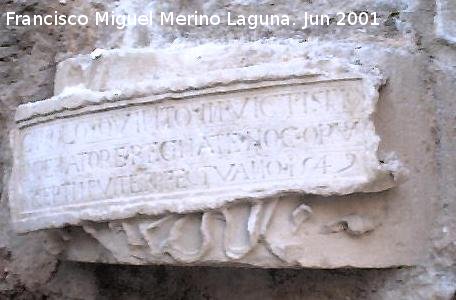 Antiguas Carniceras de San Francisco - Antiguas Carniceras de San Francisco. Inscripcin a la izquierda del escudo imperial en la Fuente de las Bernardas