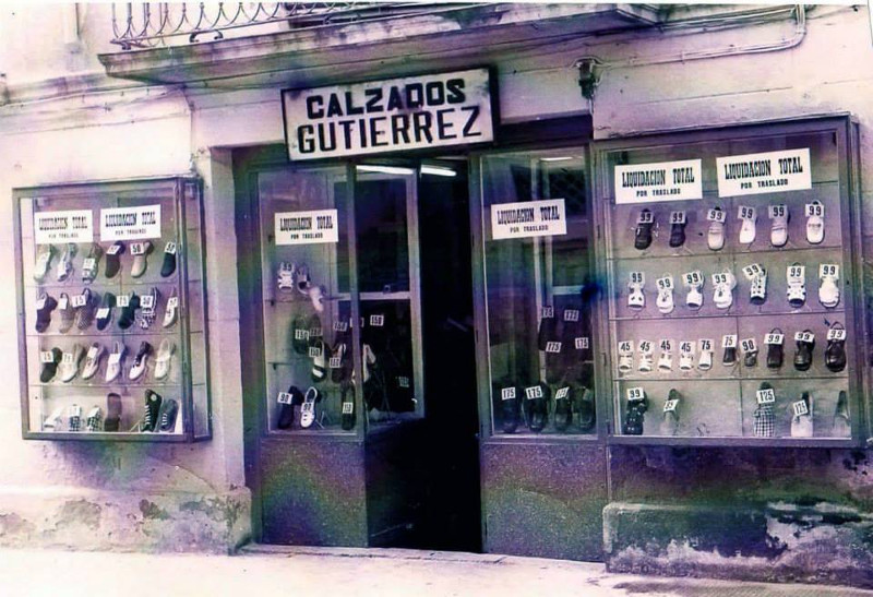 Calle Martnez Molina - Calle Martnez Molina. Foto antigua. Calzados Gutirrez