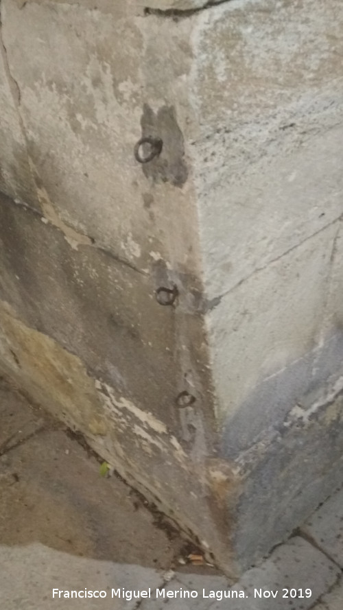 Catedral de Ja�n. Fachada g�tica - Catedral de Ja�n. Fachada g�tica. Anillas