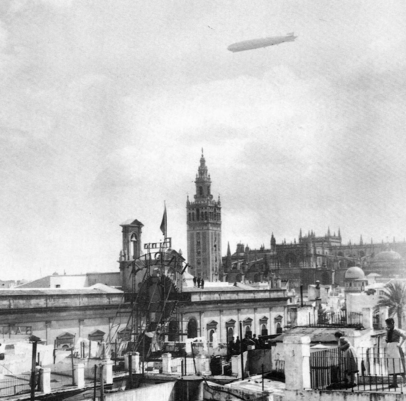 Historia de Sevilla - Historia de Sevilla. Dirigible aleman Graf Zeppelin 1929