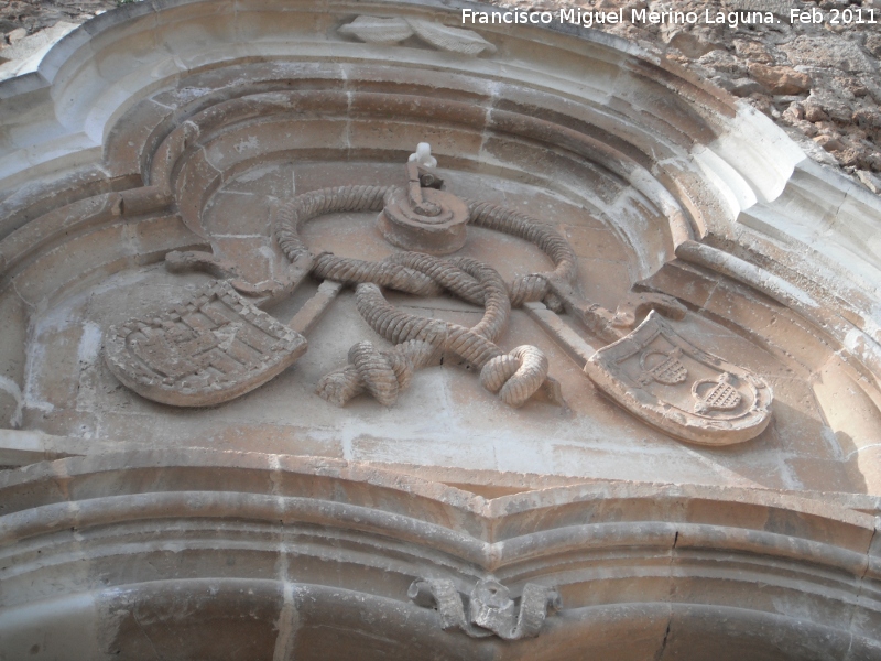 Castillo de La Guardia. Puerta de Acceso - Castillo de La Guardia. Puerta de Acceso. Escudos