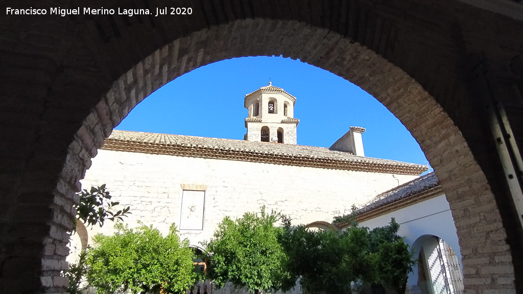 Iglesia de la Magdalena - Iglesia de la Magdalena. Vista del campanario desde el patio