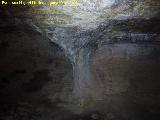 Cueva del Agua. Columna ptrea