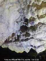 Cueva del Agua. Formaciones calcreas