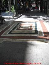 Paseo de la Estacin. Mosaico de mrmoles