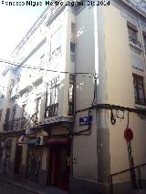 Edificio de la Calle Almendros Aguilar n 27. 