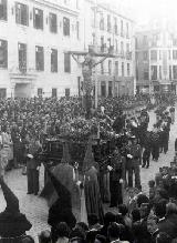 Plaza de San Francisco. Procesin de la Cofradia del Cristo de la Expiracin 1945