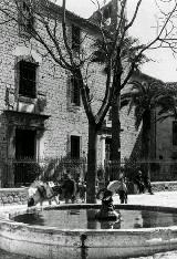 Fuente del Pato. Foto antigua. Fotografa de Jaime Rosell Caada. IEG