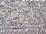 Cstulo. Mosaico de los Amores. Putto alimentando a un faisn